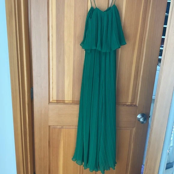 Green pleated jumpsuit - Picture 2 of 4